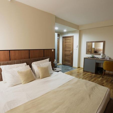 Hotel City In Kočani Buitenkant foto