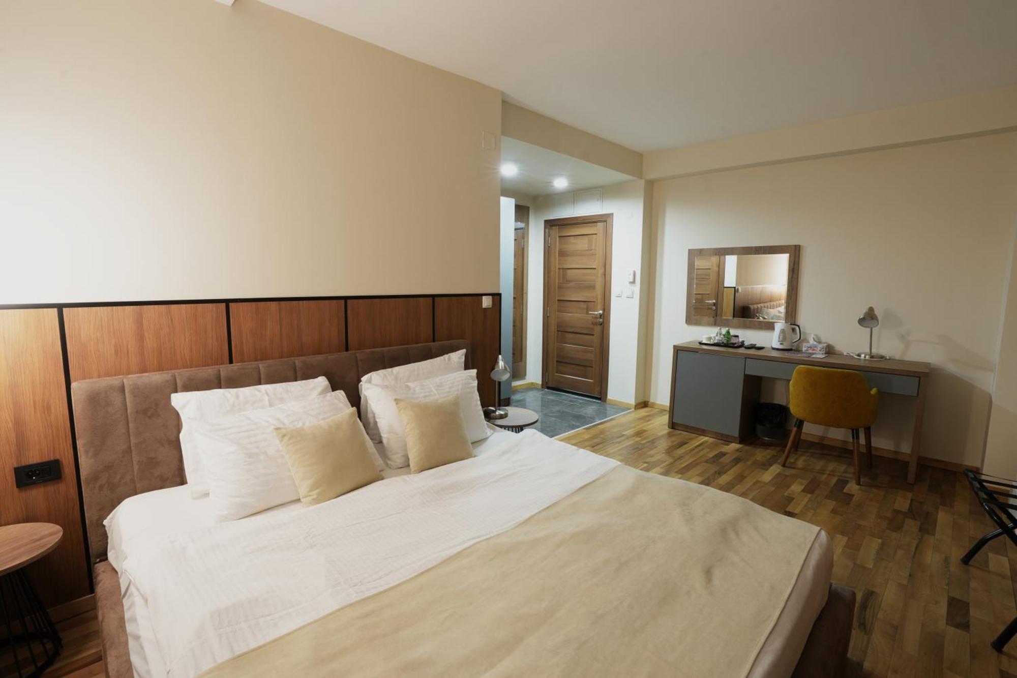 Hotel City In Kočani Buitenkant foto